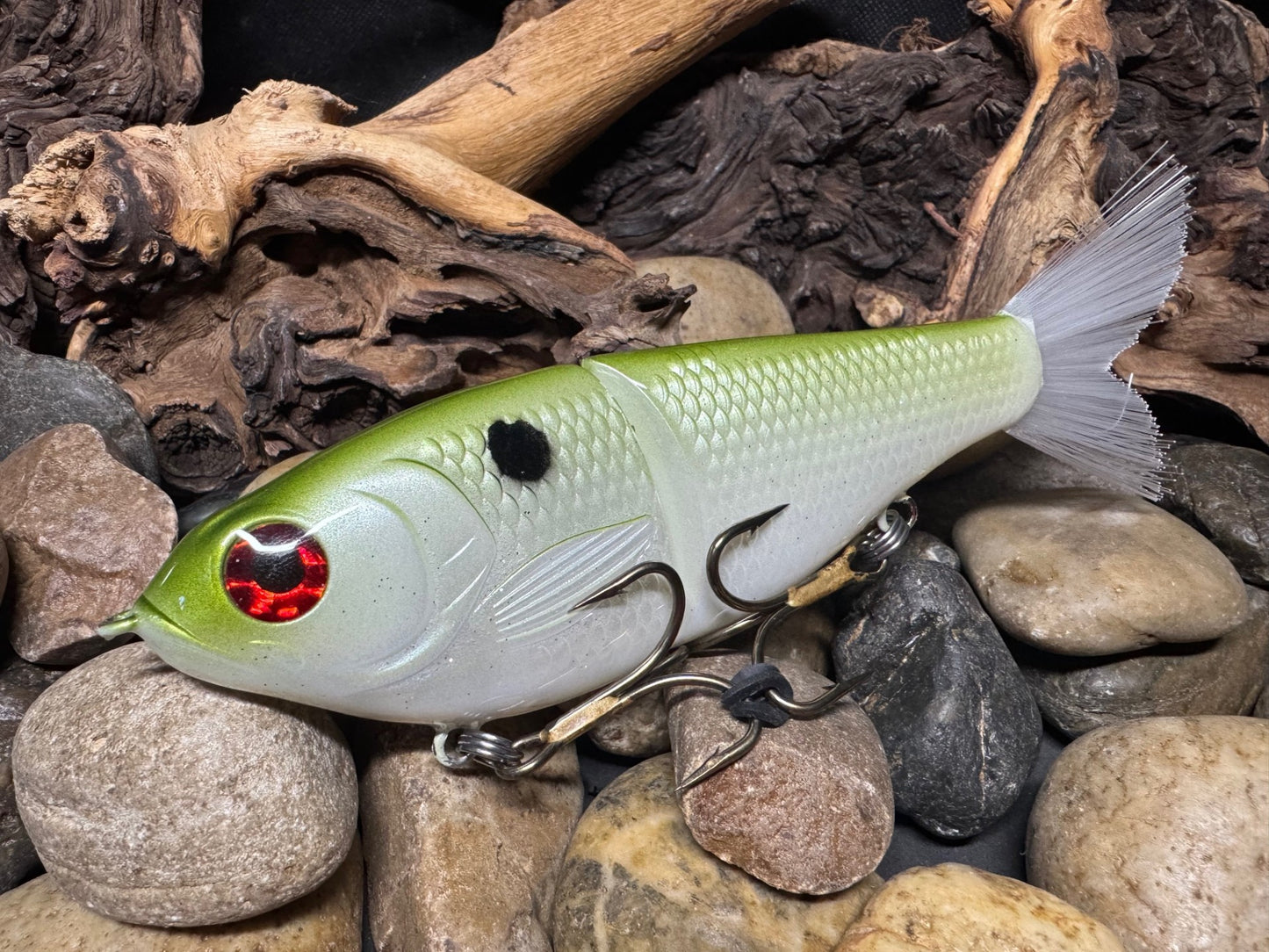 Fan Tail Glide Bait Pearl Green Chrome Shad