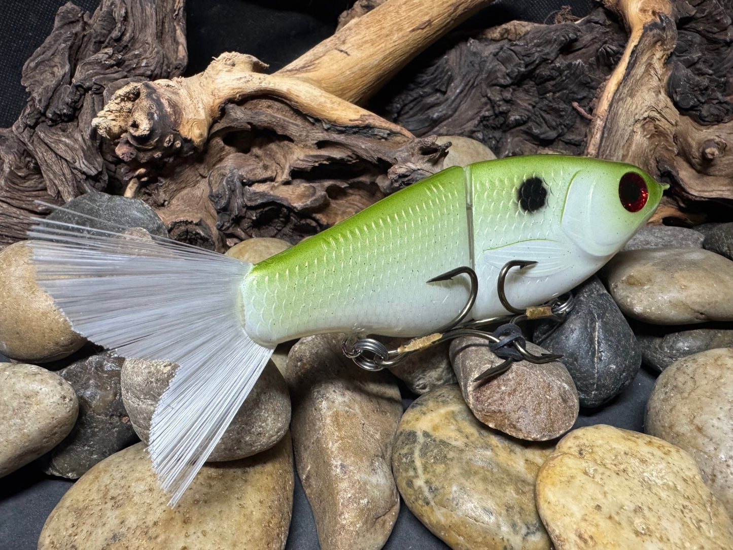 Fan Tail Glide Bait Pearl Green Chrome Shad