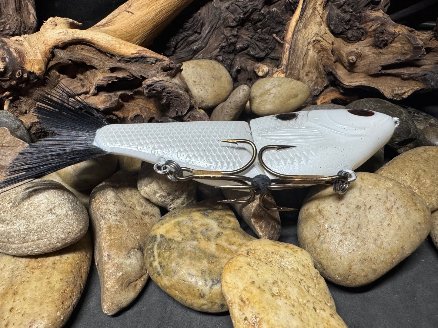 Fan Tail Glide Bait Pearl White Shad