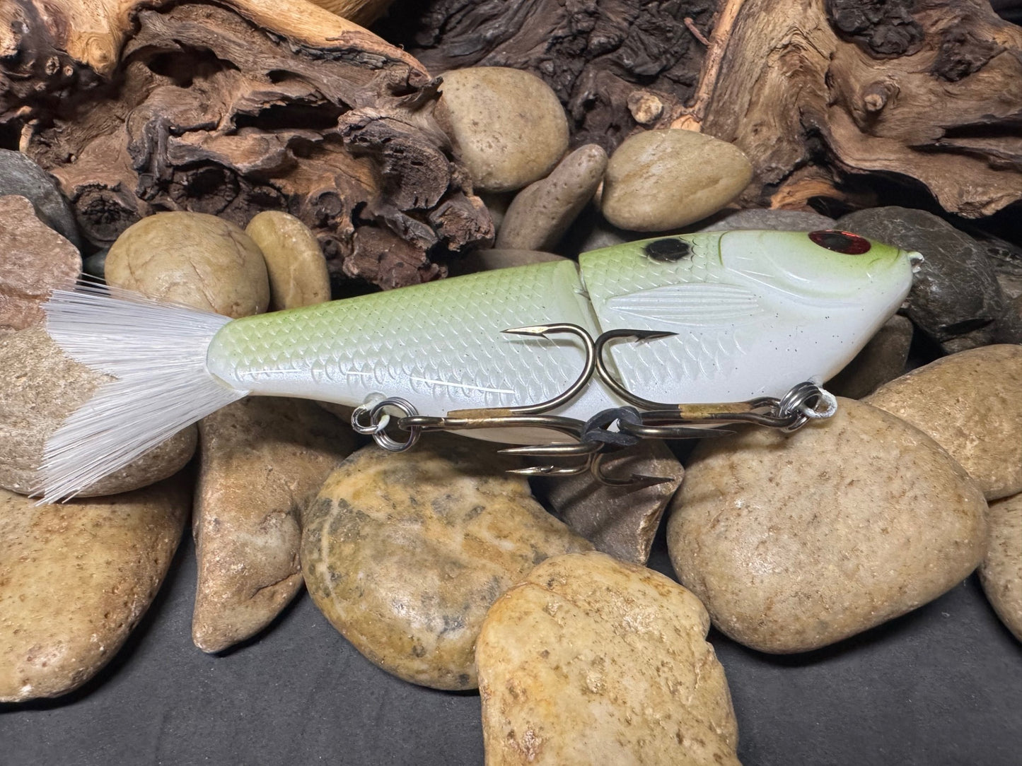 Fan Tail Glide Bait Pearl Green Chrome Shad